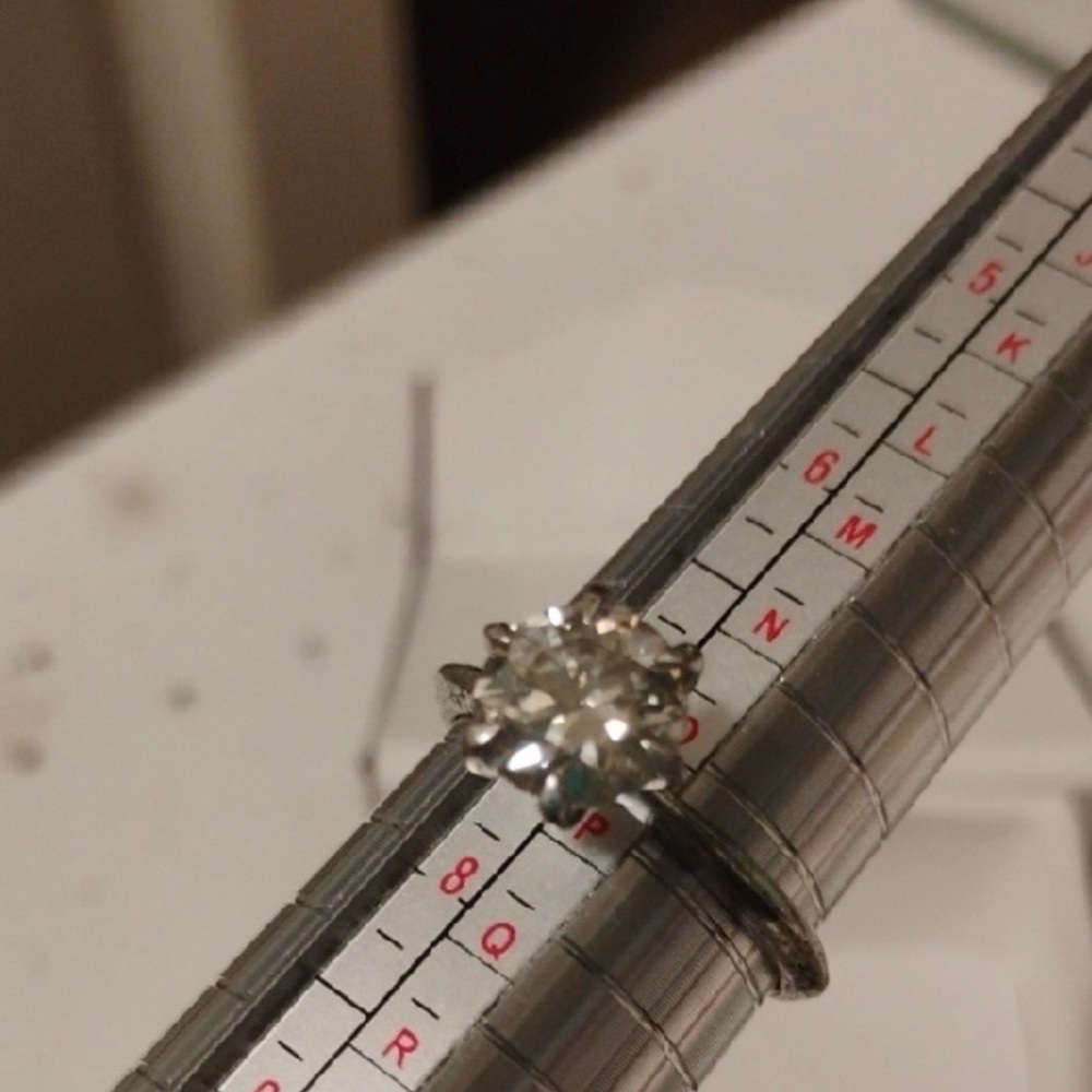 Moissanite Diamond 2 carat Sterling Silver Ring 7.5 💍 - Picture 7 of 8